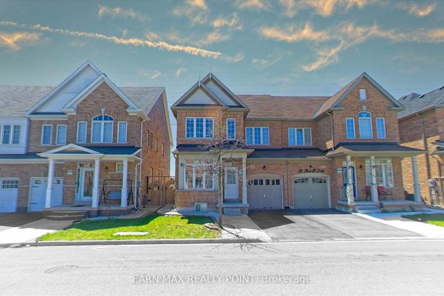 28 Borrelli Dr, House semidetached with 4 bedrooms, 4 bathrooms and 3 parking in Brampton ON | Image 1