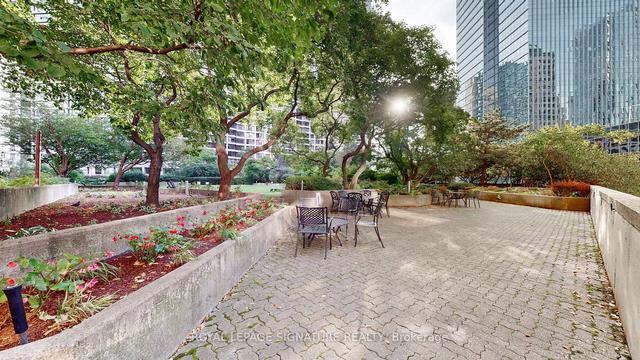 2634 - 33 Harbour Sq, Condo with 1 bedrooms, 1 bathrooms and 1 parking in Toronto ON | Image 28