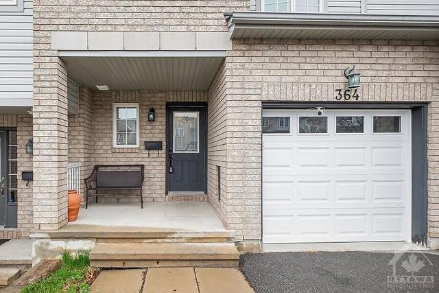 364 Rolling Meadow Crescent, Townhouse with 3 bedrooms, 3 bathrooms and 3 parking in Ottawa ON | Image 2