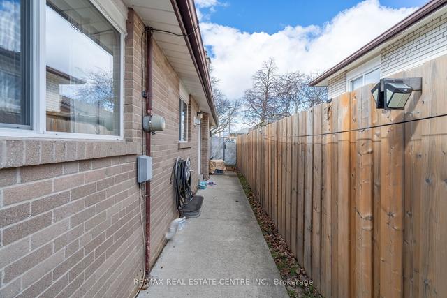 19 Netherly Dr, House detached with 3 bedrooms, 2 bathrooms and 3 parking in Toronto ON | Image 25