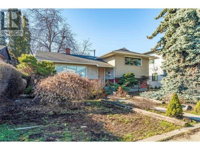 861 Martin Avenue, House detached with 5 bedrooms, 3 bathrooms and 4 parking in Kelowna BC | Image 19