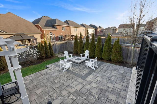 31 Ross Wright Ave, House detached with 4 bedrooms, 3 bathrooms and 4 parking in Clarington ON | Image 27