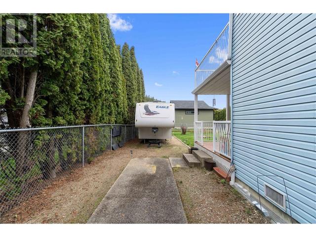 821 Cottonwood Avenue, House detached with 4 bedrooms, 3 bathrooms and 2 parking in Sicamous BC | Image 15