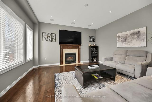 103 Bocelli Cres, House detached with 5 bedrooms, 5 bathrooms and 4 parking in Hamilton ON | Image 5