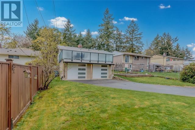 722 Connaught Ave, House detached with 3 bedrooms, 1 bathrooms and 6 parking in Nanaimo BC | Image 1