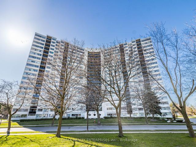 1907 - 530 Lolita Gardens, Condo with 3 bedrooms, 1 bathrooms and 2 parking in Mississauga ON | Image 1