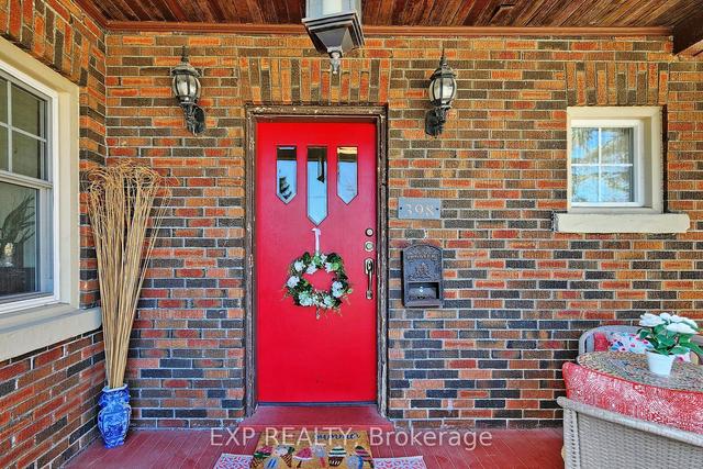 398 Mary St N, House detached with 3 bedrooms, 3 bathrooms and 5 parking in Oshawa ON | Image 1