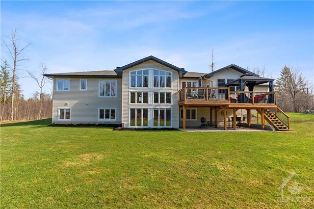 158 Wilbert Cox Drive, House detached with 4 bedrooms, 3 bathrooms and 8 parking in Ottawa ON | Image 7