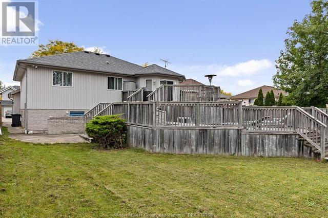3438 Treeline Court, House detached with 5 bedrooms, 2 bathrooms and null parking in Windsor ON | Image 32