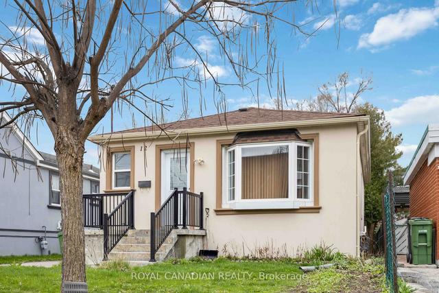 12 Huntington Ave, House detached with 2 bedrooms, 2 bathrooms and 5 parking in Toronto ON | Image 1