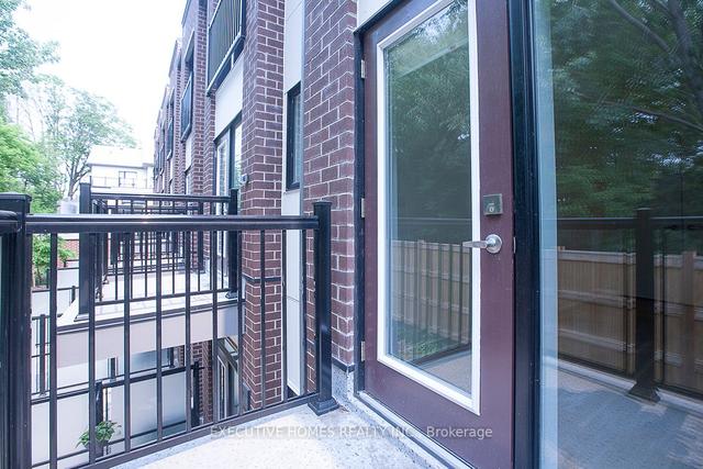 108 - 110 Canon Jackson Dr, Townhouse with 3 bedrooms, 4 bathrooms and 2 parking in Toronto ON | Image 11