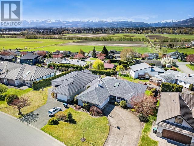 1313 Farquharson Dr, House detached with 5 bedrooms, 5 bathrooms and 2 parking in Courtenay BC | Image 10