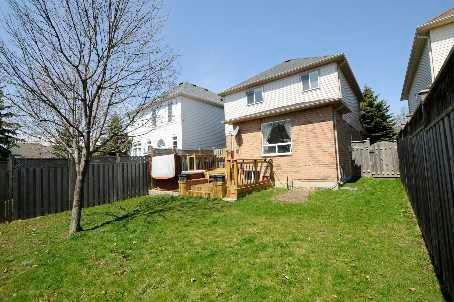 107 Point Hope Pl, House detached with 3 bedrooms, 3 bathrooms and 2 parking in Whitby ON | Image 9