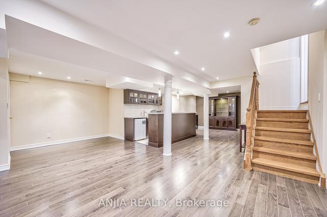 8 Aylesbury Gate, House detached with 4 bedrooms, 5 bathrooms and 6 parking in Markham ON | Image 11