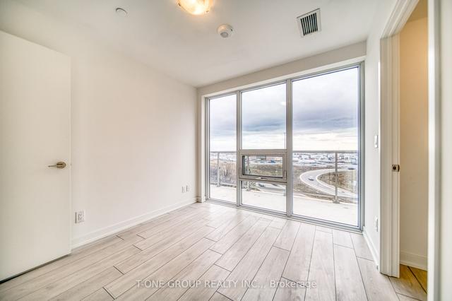 722 - 2033 Kennedy Rd, Condo with 3 bedrooms, 2 bathrooms and 1 parking in Toronto ON | Image 16