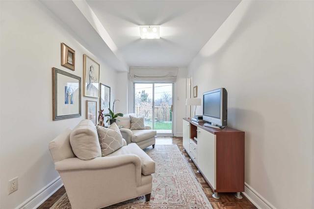 4 Lilac Ave, House semidetached with 2 bedrooms, 2 bathrooms and 2 parking in Toronto ON | Image 11