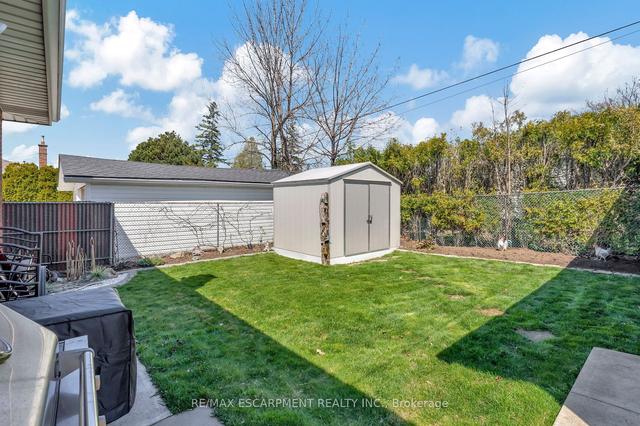 31 Wildewood Ave, House detached with 3 bedrooms, 2 bathrooms and 4 parking in Hamilton ON | Image 15