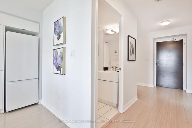 2015 - 21 Iceboat Terr, Condo with 1 bedrooms, 1 bathrooms and 1 parking in Toronto ON | Image 15