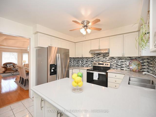 35 Red Cedar Cres, House detached with 5 bedrooms, 5 bathrooms and 6 parking in Brampton ON | Image 4