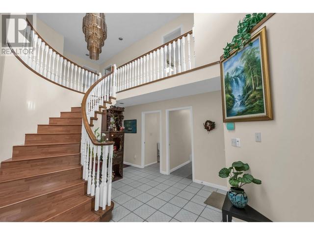 3891 Scotsdale Place, House detached with 6 bedrooms, 3 bathrooms and 6 parking in Richmond BC | Image 3