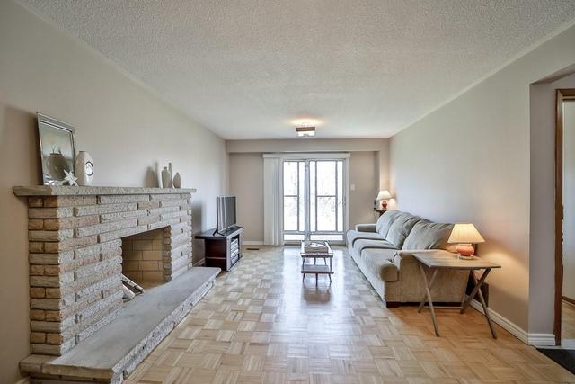 296 Ridge Drive, House detached with 4 bedrooms, 2 bathrooms and 4 parking in Milton ON | Image 11