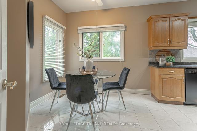 44 - 40 Quinella Dr, Condo with 2 bedrooms, 2 bathrooms and 6 parking in London ON | Image 2