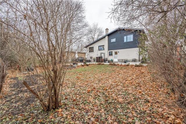 65 Cedar St, House detached with 3 bedrooms, 2 bathrooms and 3 parking in Guelph ON | Image 18