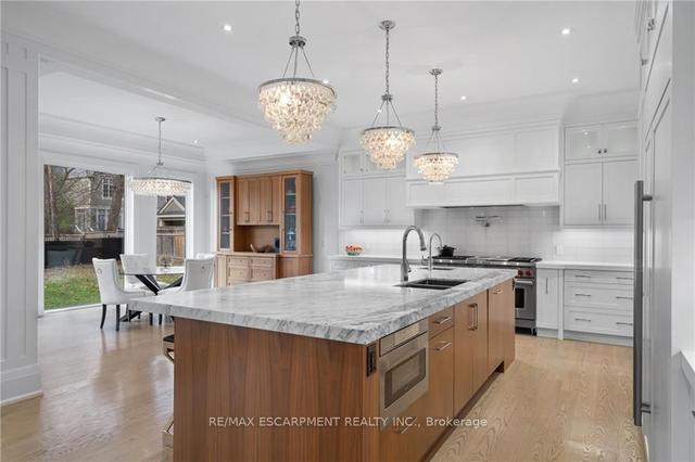 128 Balsam Dr, House detached with 5 bedrooms, 10 bathrooms and 9 parking in Oakville ON | Image 5
