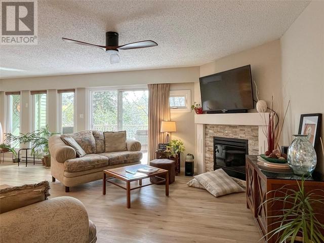 13 - 799 Creekside Road, House attached with 3 bedrooms, 1 bathrooms and 2 parking in Penticton BC | Image 5