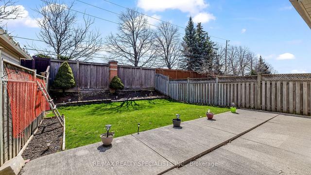 108 Twin Pines Cres, House detached with 3 bedrooms, 4 bathrooms and 6 parking in Brampton ON | Image 33