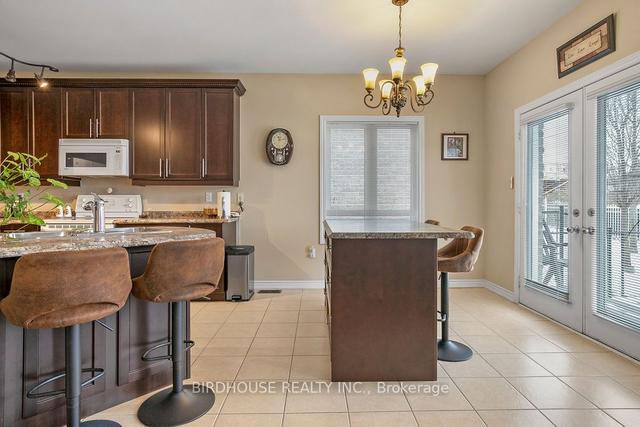 32 Gunsolus Rd, House detached with 3 bedrooms, 3 bathrooms and 7 parking in Kawartha Lakes ON | Image 4