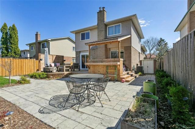 2543 Cavendish Dr, House detached with 3 bedrooms, 3 bathrooms and 4 parking in Burlington ON | Image 16