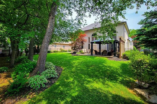 15 Silver Maple Drive, House detached with 4 bedrooms, 3 bathrooms and 6 parking in Hamilton ON | Image 11