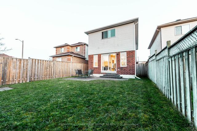 105 John Walter Cres, House detached with 3 bedrooms, 4 bathrooms and 5.5 parking in Clarington ON | Image 33