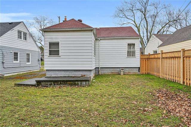 85 Walter Avenue N, House detached with 3 bedrooms, 1 bathrooms and 2 parking in Hamilton ON | Image 32