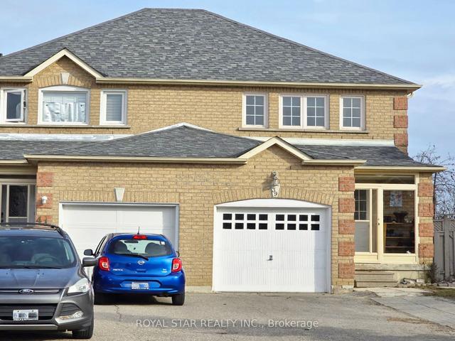 39 Caruso Dr, House semidetached with 3 bedrooms, 3 bathrooms and 3 parking in Brampton ON | Image 1