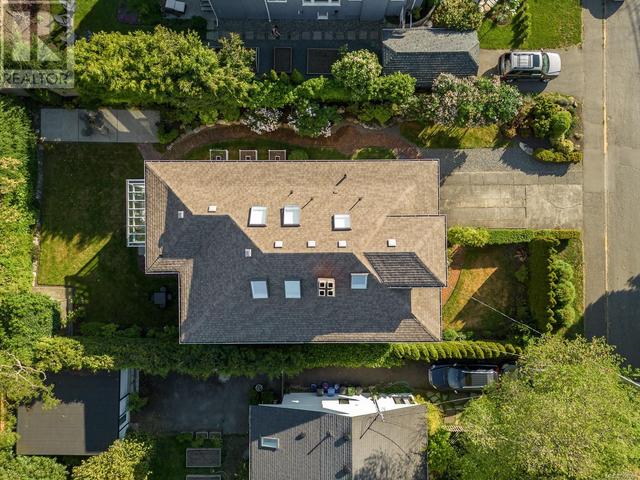 2659 Currie Rd, House detached with 5 bedrooms, 3 bathrooms and 4 parking in Oak Bay BC | Image 40