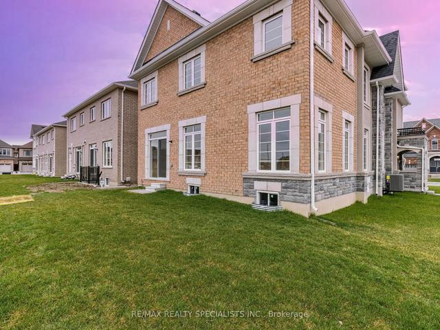 14 Donald Stewart Rd, House detached with 5 bedrooms, 4 bathrooms and 4 parking in Brampton ON | Image 27
