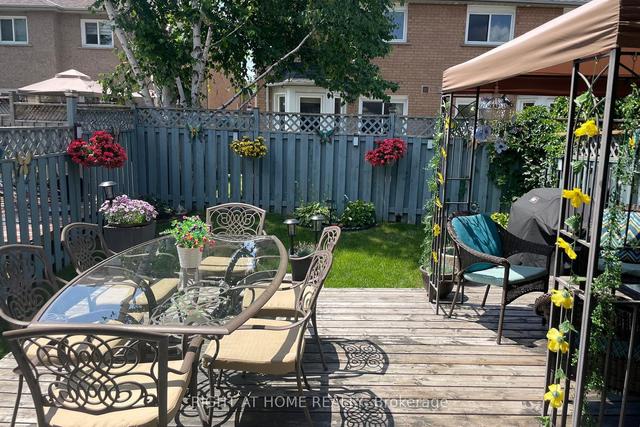 576 Willowick Dr, House semidetached with 3 bedrooms, 3 bathrooms and 3 parking in Newmarket ON | Image 35