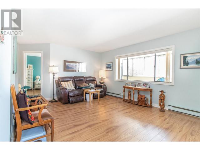 209 - 2110 Hoy Street, Condo with 2 bedrooms, 2 bathrooms and 1 parking in Kelowna BC | Image 3