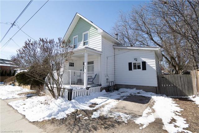 379 Fifth Avenue W, House detached with 3 bedrooms, 1 bathrooms and 1 parking in North Bay ON | Image 1