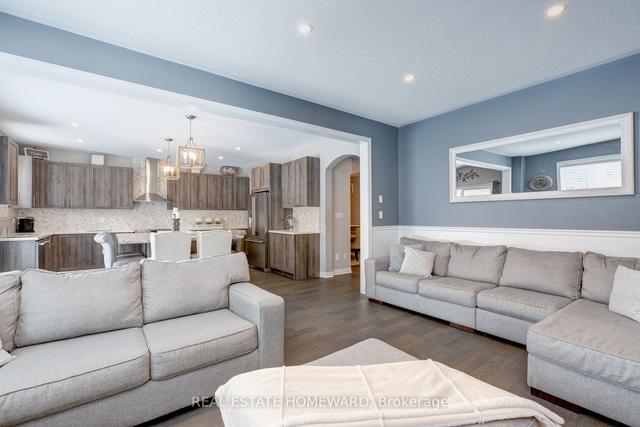 1809 Castlepoint Dr, House detached with 5 bedrooms, 4 bathrooms and 4 parking in Oshawa ON | Image 5