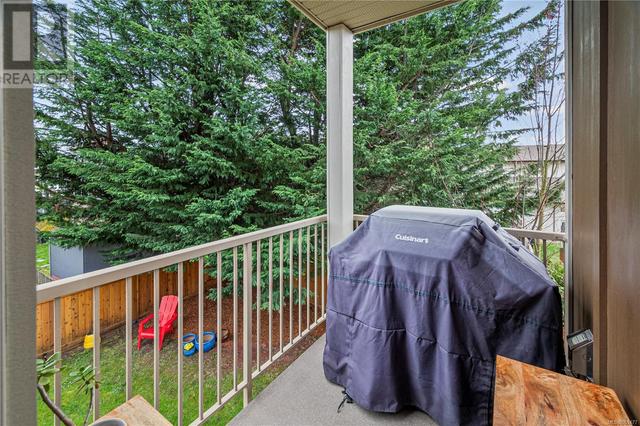 6 - 2923 Shelbourne St, House attached with 3 bedrooms, 3 bathrooms and 1 parking in Victoria BC | Image 23