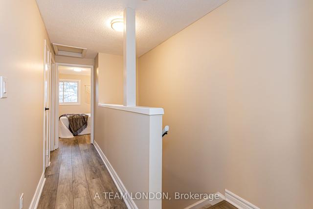 38 - 355 Sandringham Cres, Townhouse with 3 bedrooms, 2 bathrooms and 1 parking in London ON | Image 6