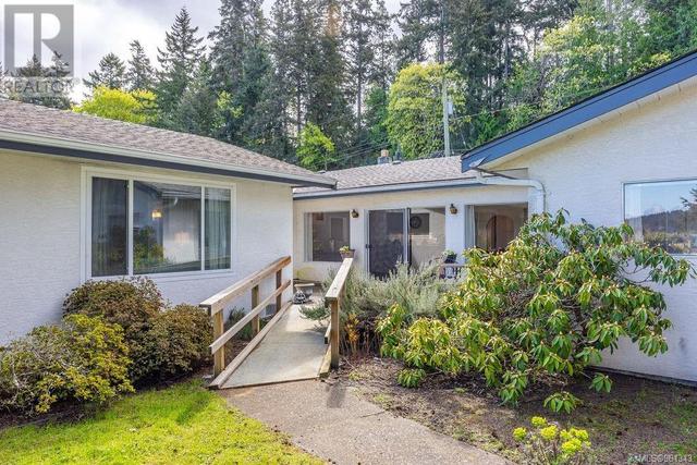 8028 Lantzville Rd, House detached with 4 bedrooms, 3 bathrooms and 4 parking in Lantzville BC | Image 78