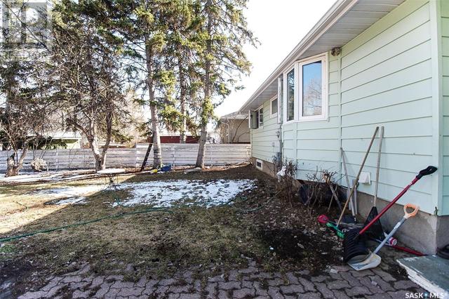 33 Mcnabb Crescent, House detached with 3 bedrooms, 1 bathrooms and null parking in Regina SK | Image 17