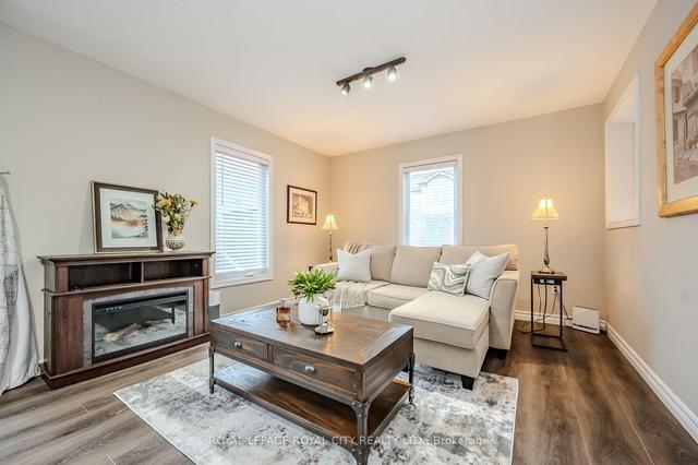 36 - 20 Shackleton Dr N, Townhouse with 3 bedrooms, 4 bathrooms and 2 parking in Guelph ON | Image 6