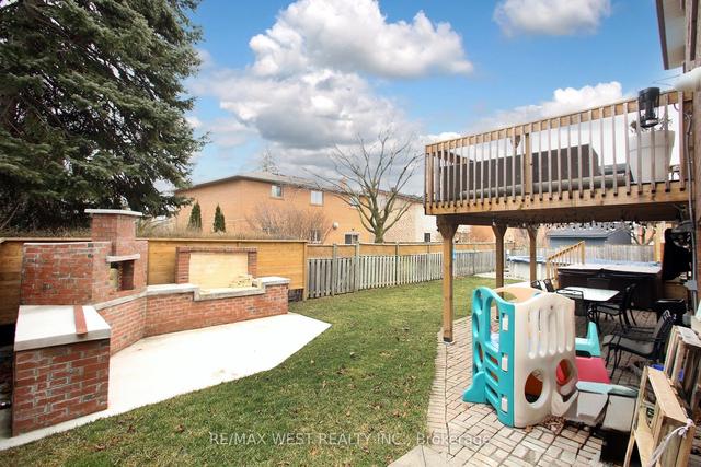 39 Moccasin Tr, House detached with 3 bedrooms, 4 bathrooms and 6 parking in Vaughan ON | Image 21