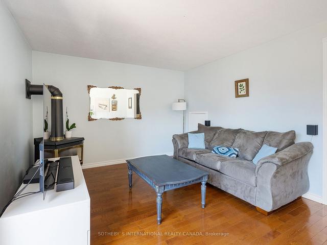 10 - 325 Mary St, Townhouse with 3 bedrooms, 2 bathrooms and 2 parking in Hamilton ON | Image 6