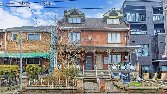 223 Manning Ave, House semidetached with 4 bedrooms, 3 bathrooms and 2 parking in Toronto ON | Image 12